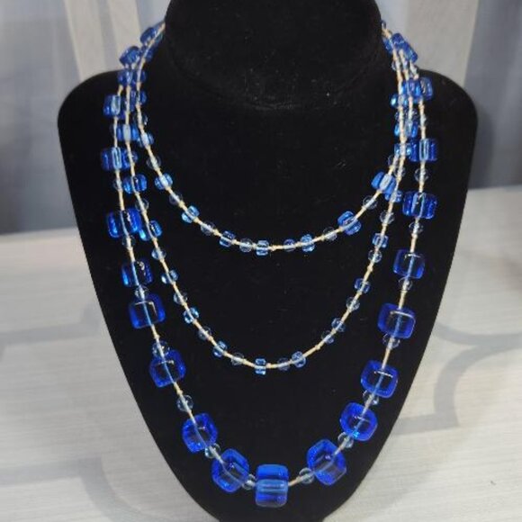 Vintage Czech Blue glass cube beads long flapper necklace from the 1920's - Picture 2 of 4